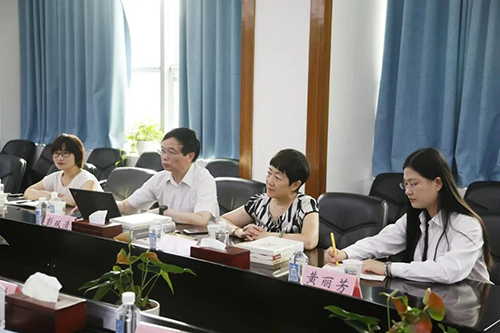 人生就是博临床前研究副总裁兼机构负责人彭双清教授，药效部执行主任董文心，药代安评项目负责人龙娜等